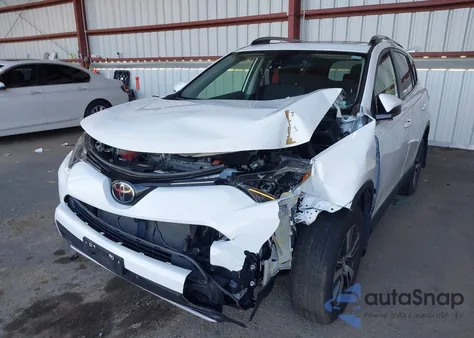 2018 Toyota Rav4 Xle z USA, uszkodzony, nr VIN JTMRFREV4JD247742